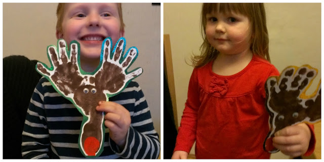 Easy handprint reindeer