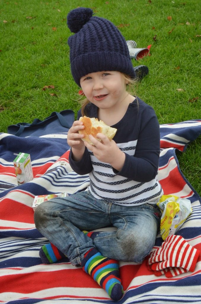 Navy woolly hat navy woolly hat