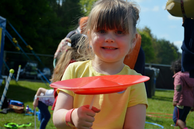spinning plates at Geronimo Festival