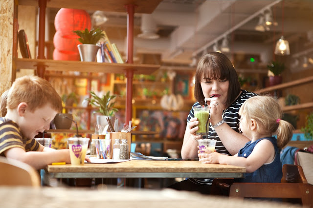 Brunch at Giraffe, Cheshire Oaks