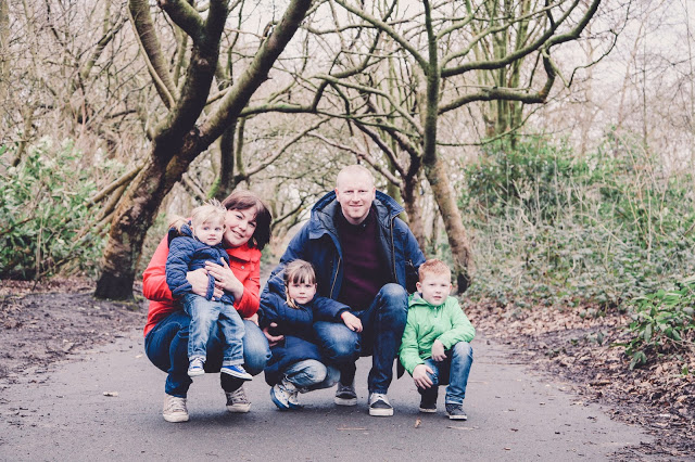 Family photoshoot in Heaton Park with Sally Langstaff