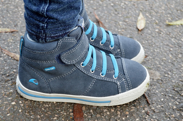 girls' gore tex boots