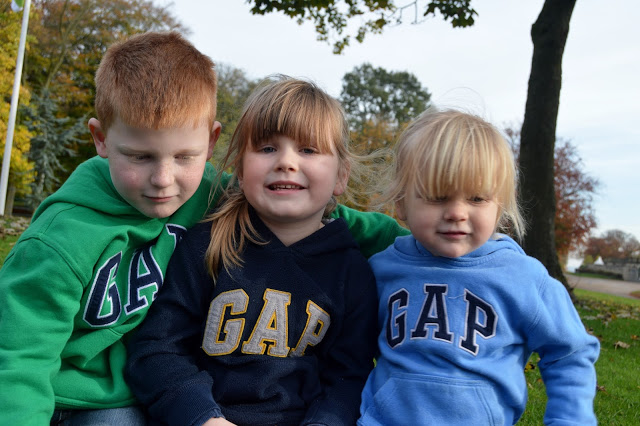 Siblings in matching gap jumpers - twinning is winning
