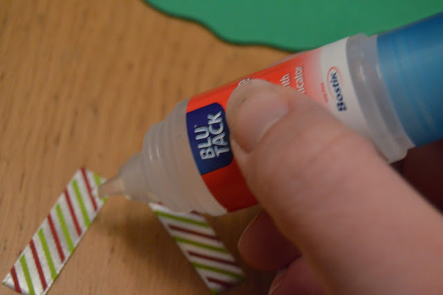 potato print snowmen - making a scarf