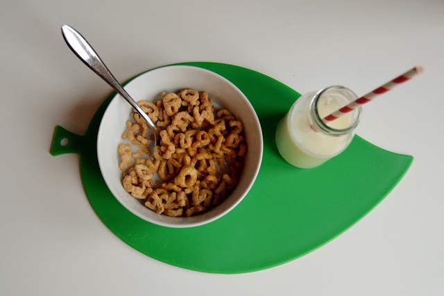 breakfast cereal and milk