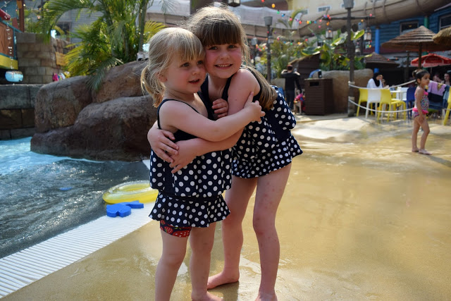 Konfidence floatsuits