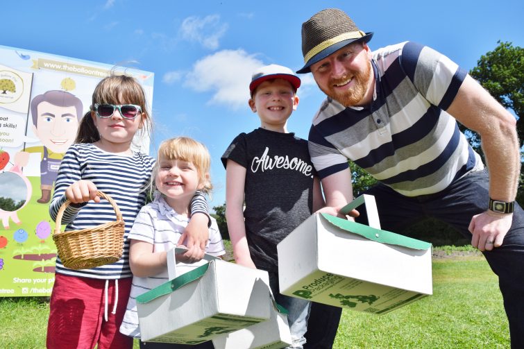 Family ready to strawberry pick