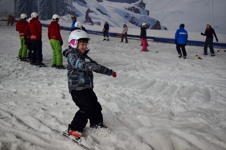 Chlo skiing