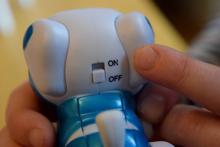 Teksta Micro Pets - on / off switch