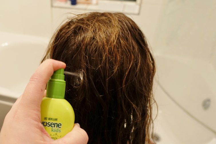 Vosene Kids head lice defence spray