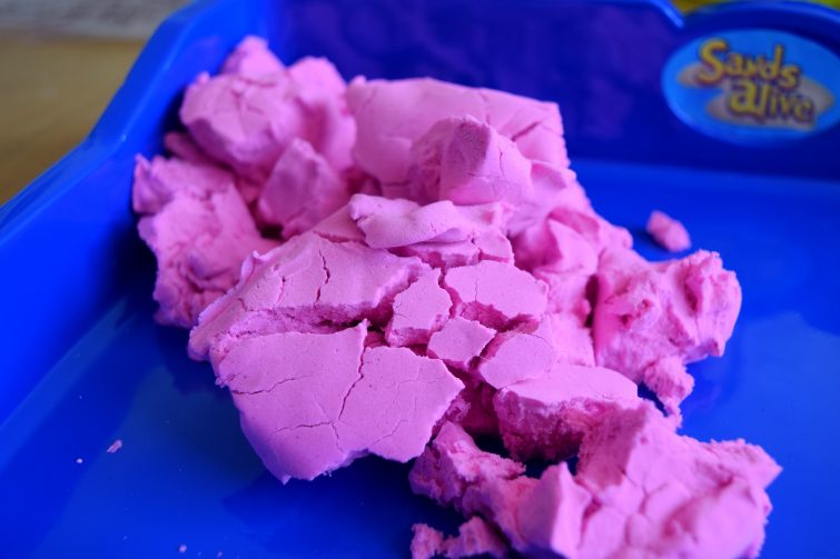 Sands Alive / kinetic sand