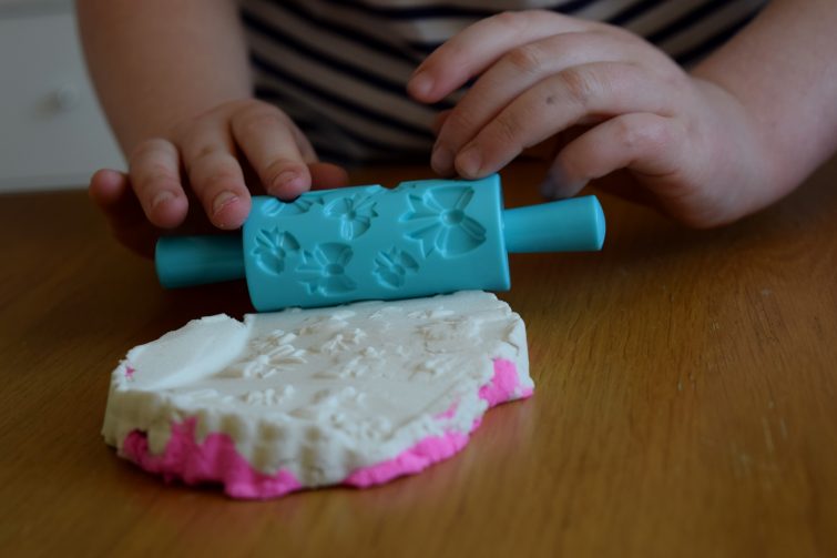 Sands Alive - patterns with rolling pin