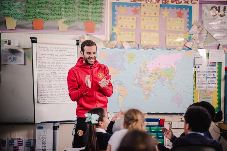 Premier League Primary Stars - Juan Mata in the classroom