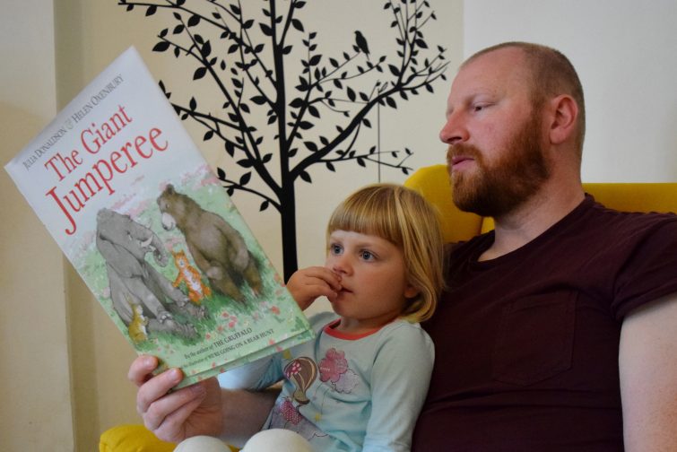 Daddy & Amy reading Julia Donaldson book #StartAStory Puffin Summer Reading campagin