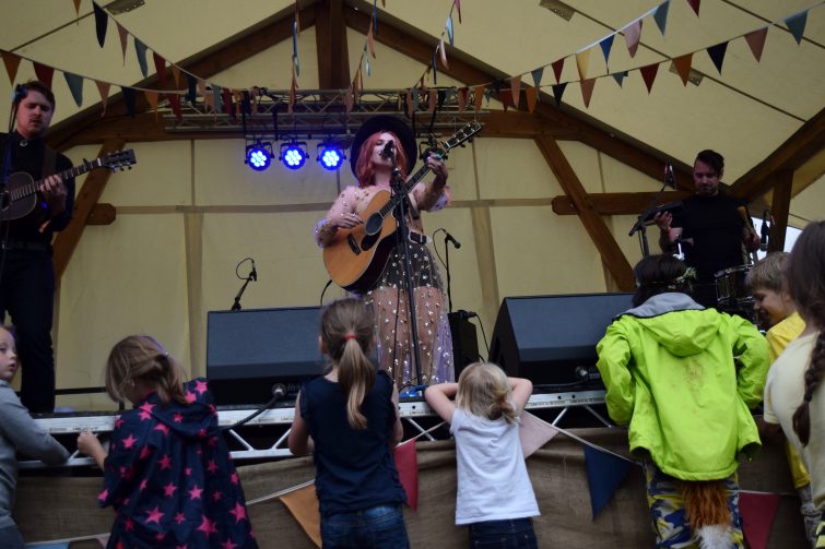 Laura Oakes at Just So Festival 2017