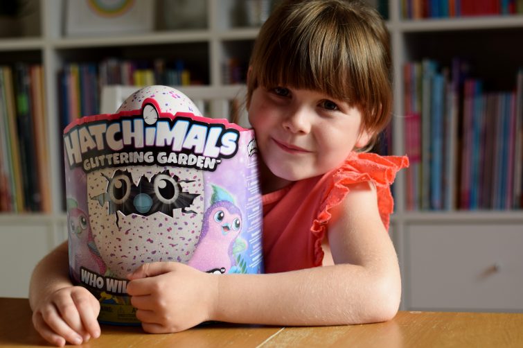 Hatchimals glittering online