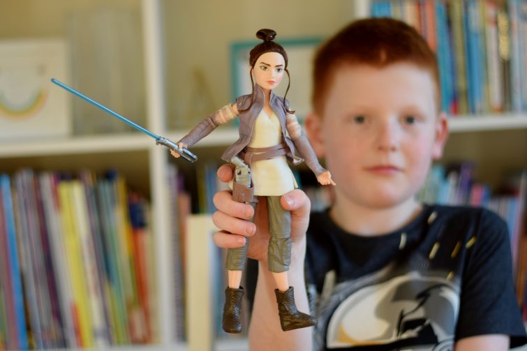 Star Wars Forces of Destiny Rey of Jakku - super poseable action figure