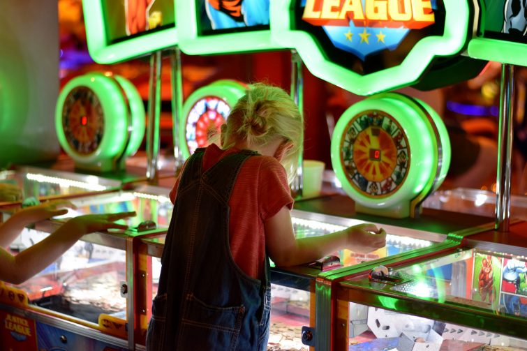 Coral Island | We're going on an adventure 2p machines - Amy
