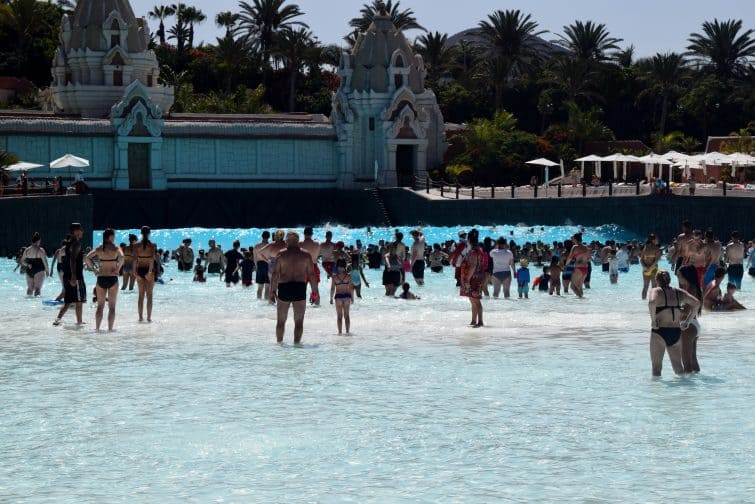 Siam Park - biggest artificial waves in the world