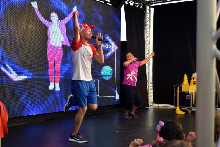 Aron and Tiny Carl doing Live + Loud at Holiday Village Tenerife