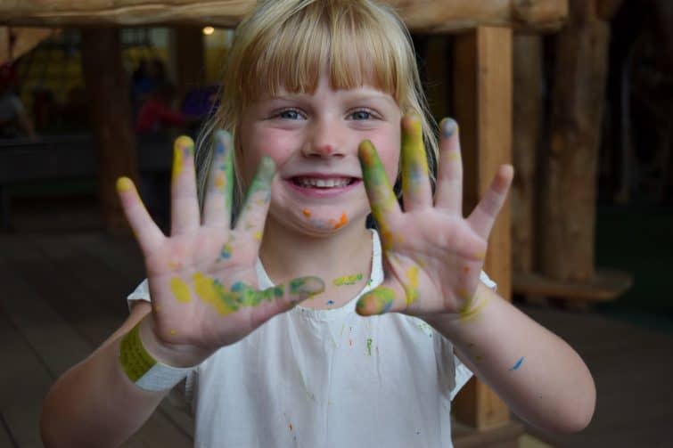 William's Den - planned activities, painting with nature