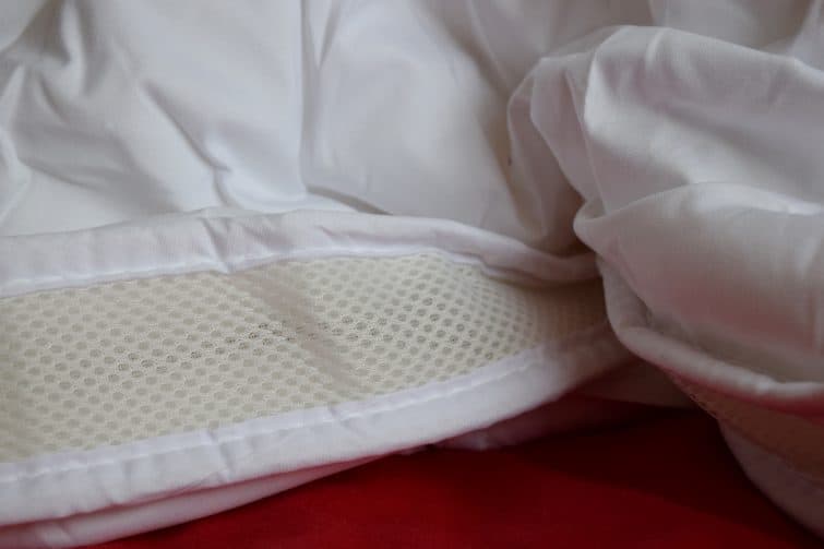 Silentnight Airmax Duvet - airmesh panels and microfibre cover