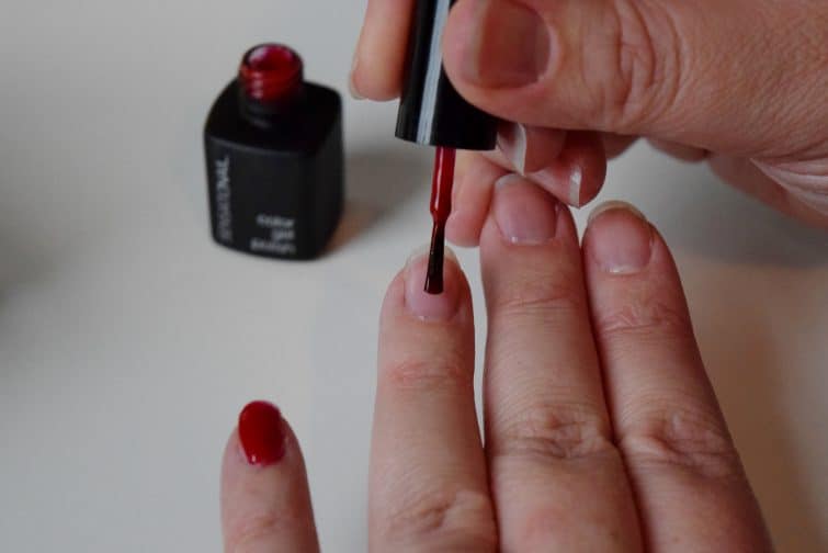 Sensationail gel polish red - paint it on like normal nail varnish