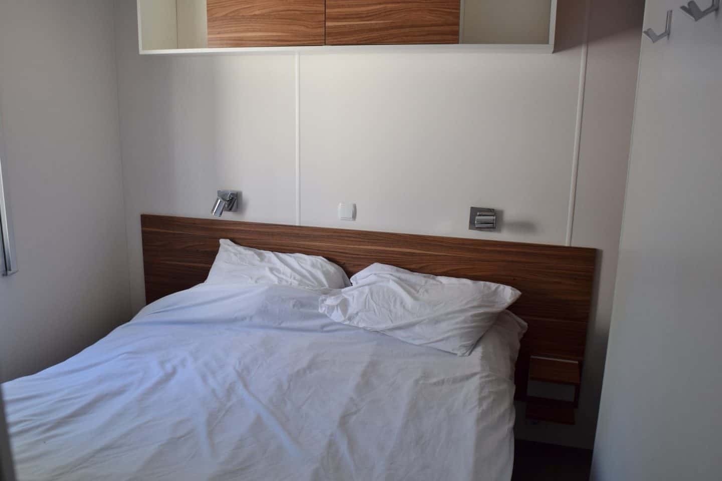 European queen size bed in the Avant