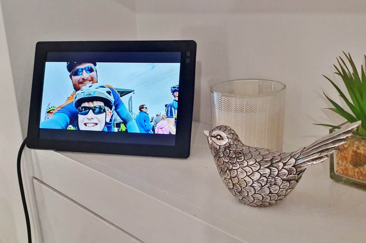 Nixplay smart frame displays photos from your phone