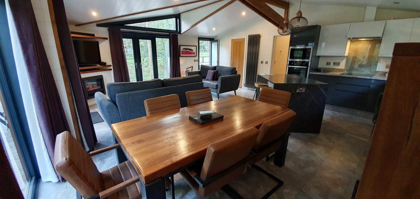 Darwin Forest Glade Exclusive Lodge - dining table to seat six