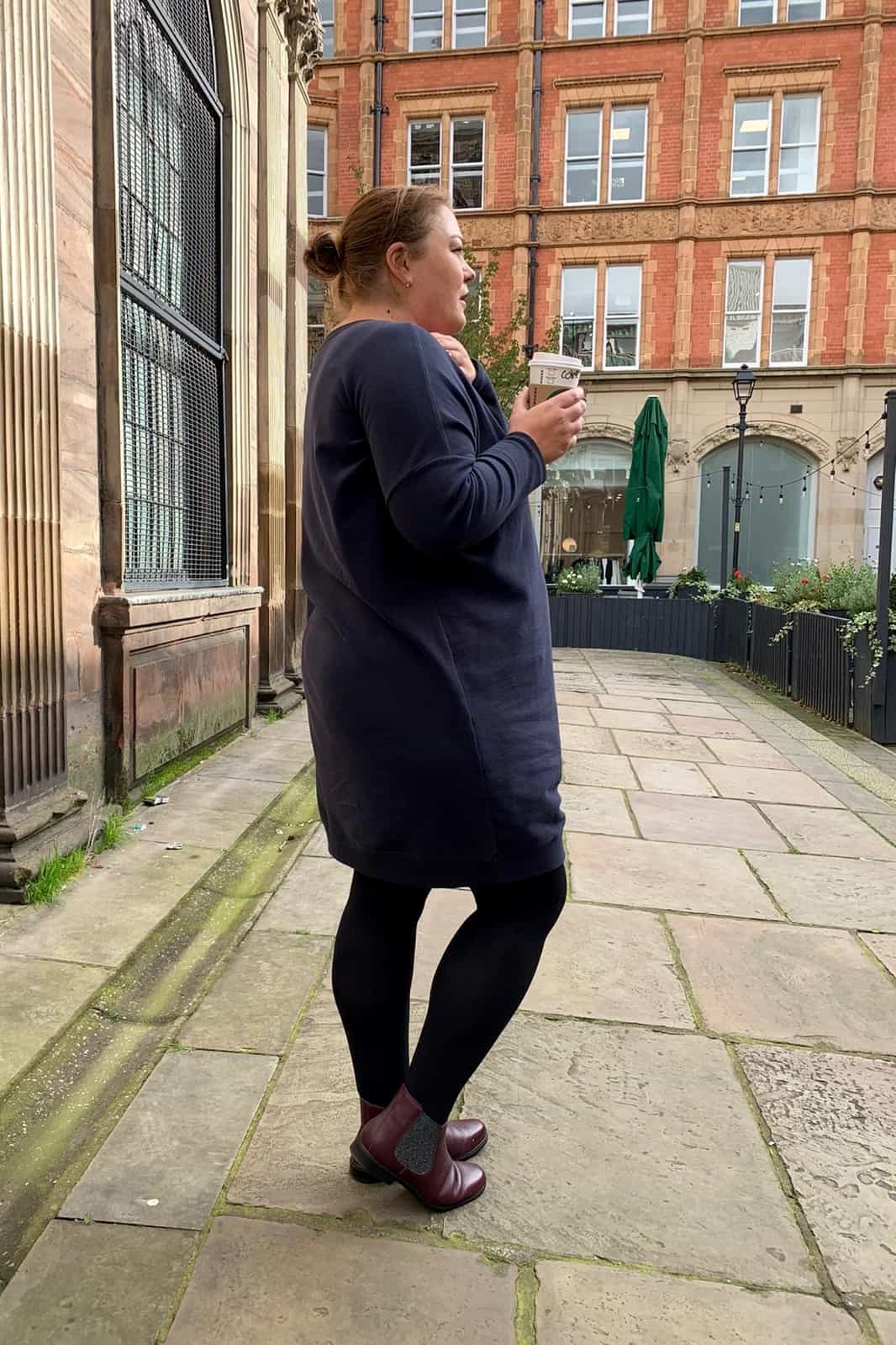 autumn style - navy sweatshirt dress and maroon chelsea boots