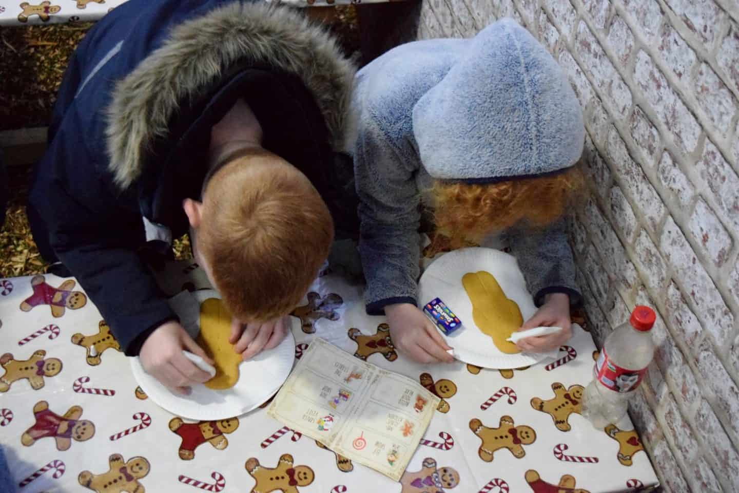 Decorating gingerbread biscuits