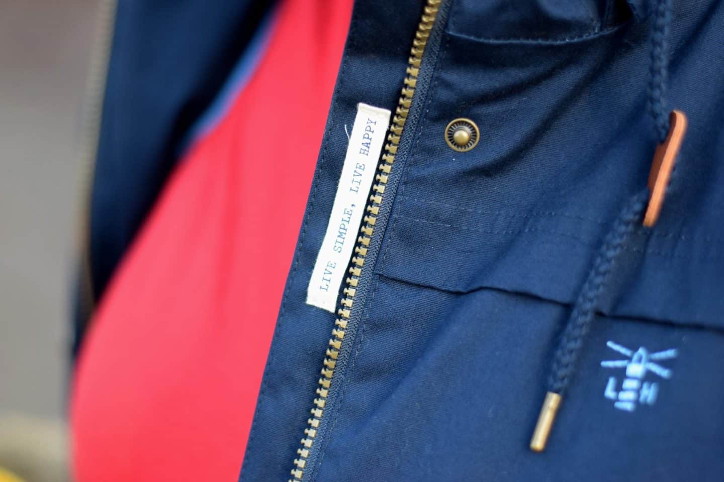Live simple, live happy - Lighthouse motto and coat details