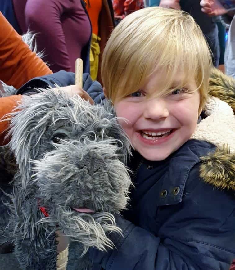 Amy & Digby the Dog puppet - The Secret of Christmas Eve at Oldham library