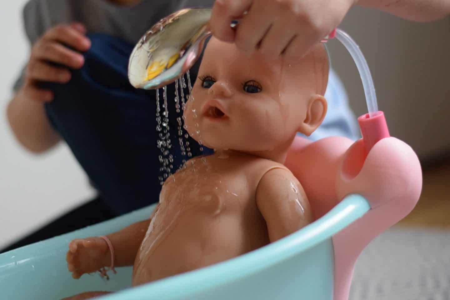 Bath with real water function to shower dolls