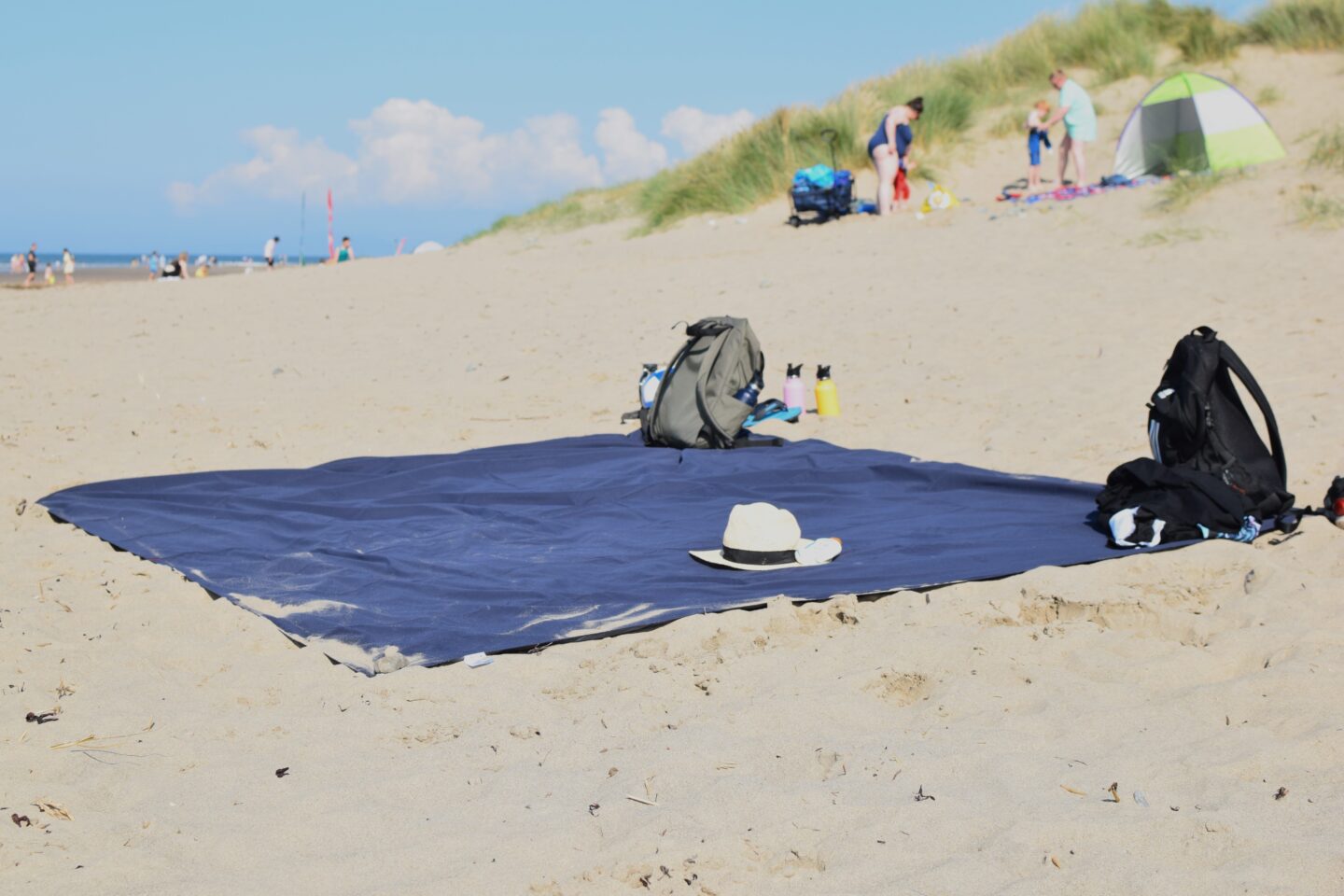 Navy XXL pacmat on the beach