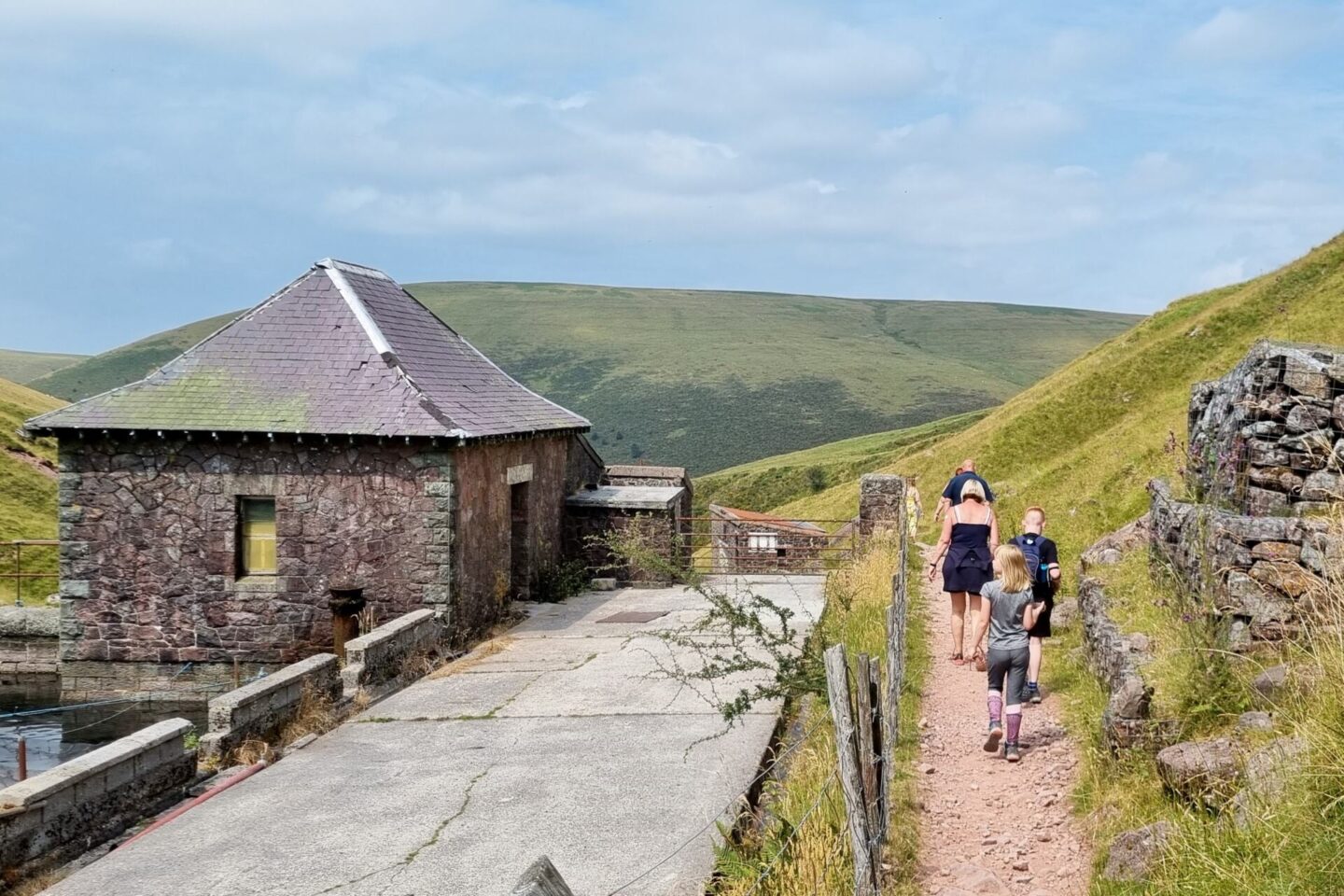 Narrow gravel paths making this route impassable with a pushchair