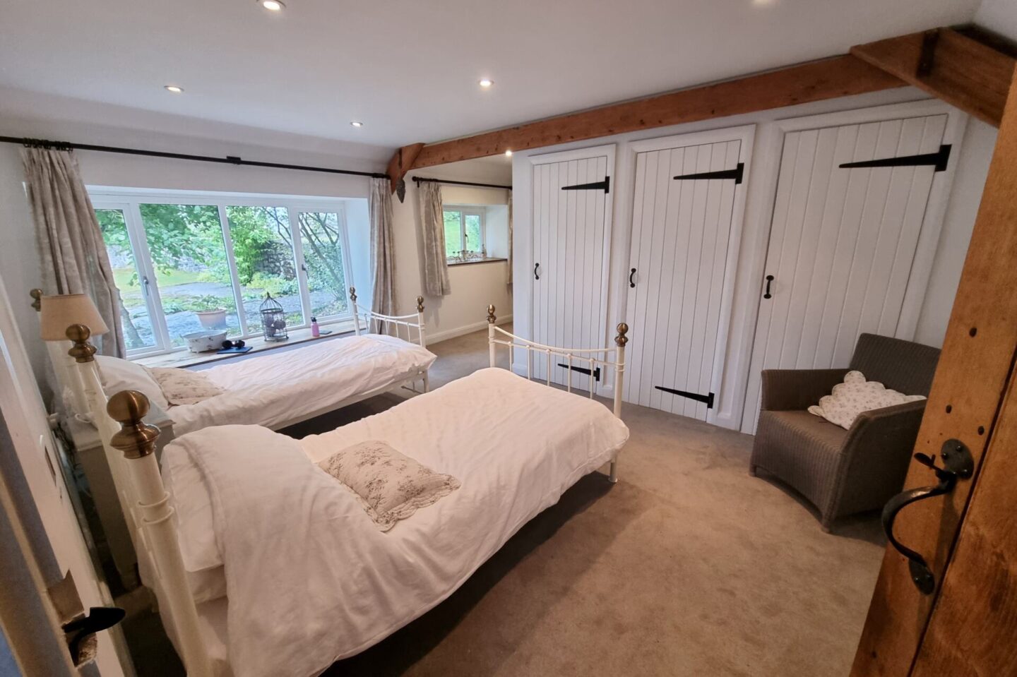 Large twin room with ensuite