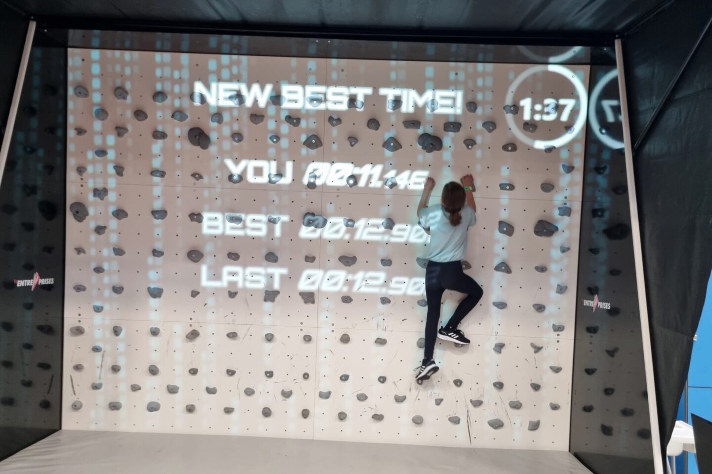 ValoClimb - interactive game platform for climbing walls