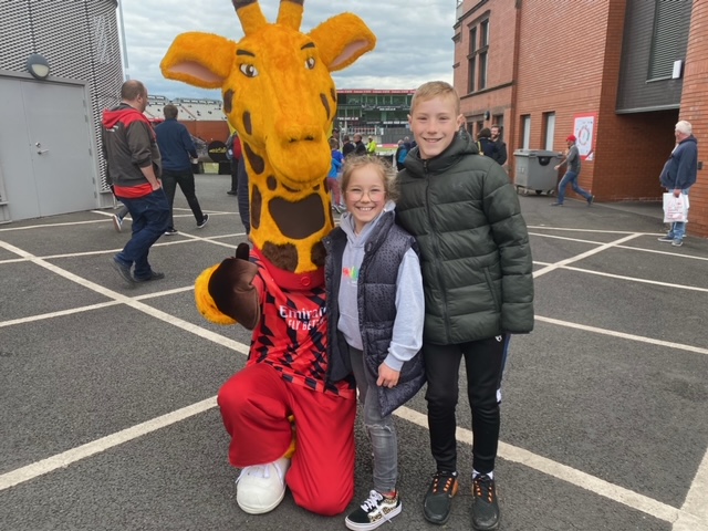 Finn and Erin with Lanky Giraffe at Lancashire Cricket match