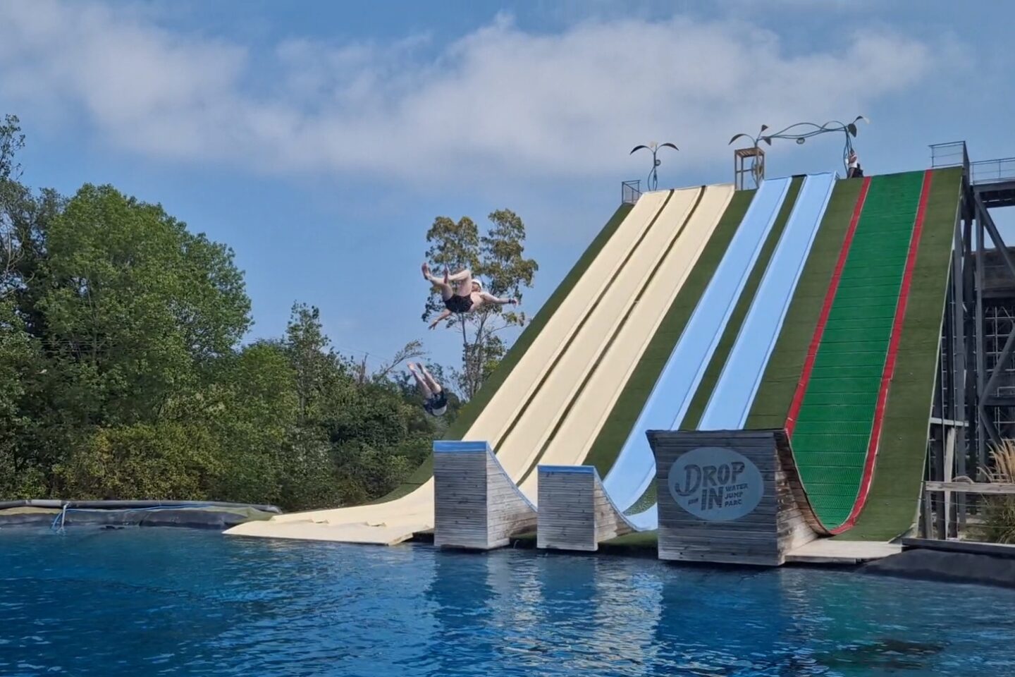 Drop-in waterpark France - extreme water slides