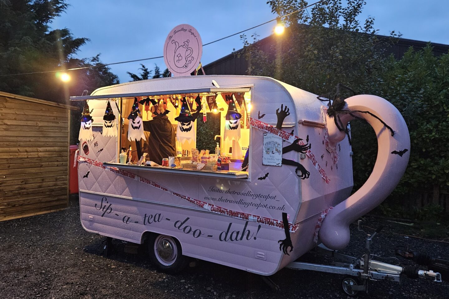 The Travelling Teapot serving up Halloween themed treats at Halloween Lakeside Trail