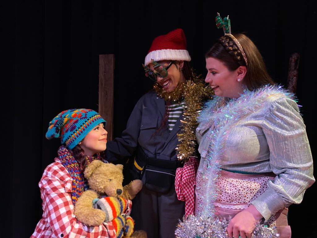 The Wrong Reindeer - Ellie, Leni and Jennings
