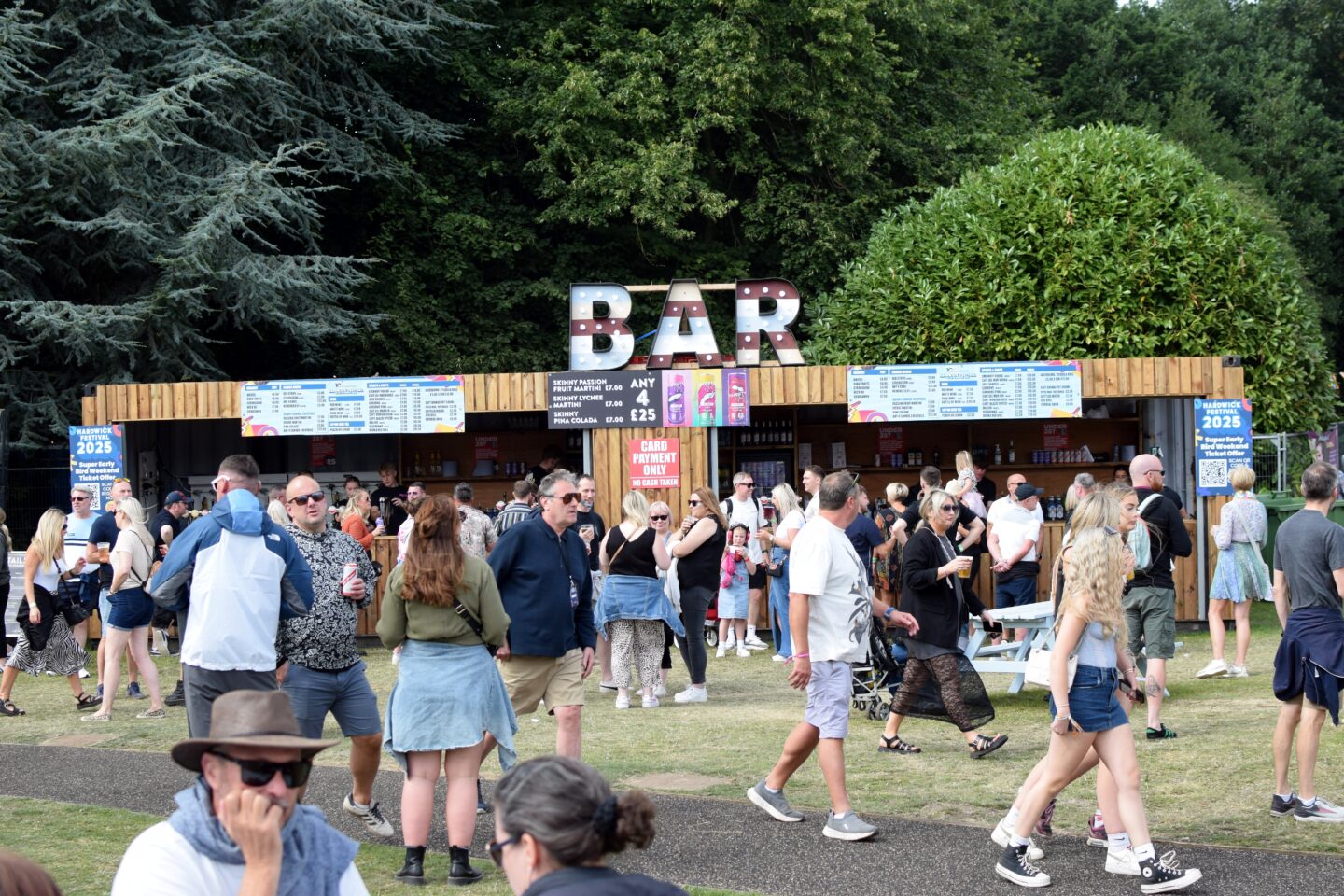 Bars at hardwick Festival