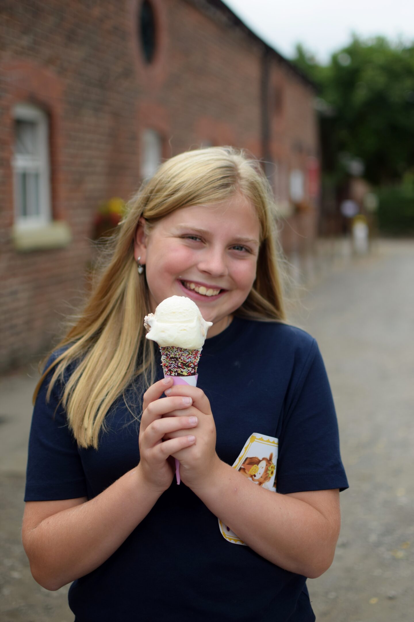 Amy enjoying an ice cream (Nut-ella flavoured of course) at Dunham Massey Ice Cream Farm