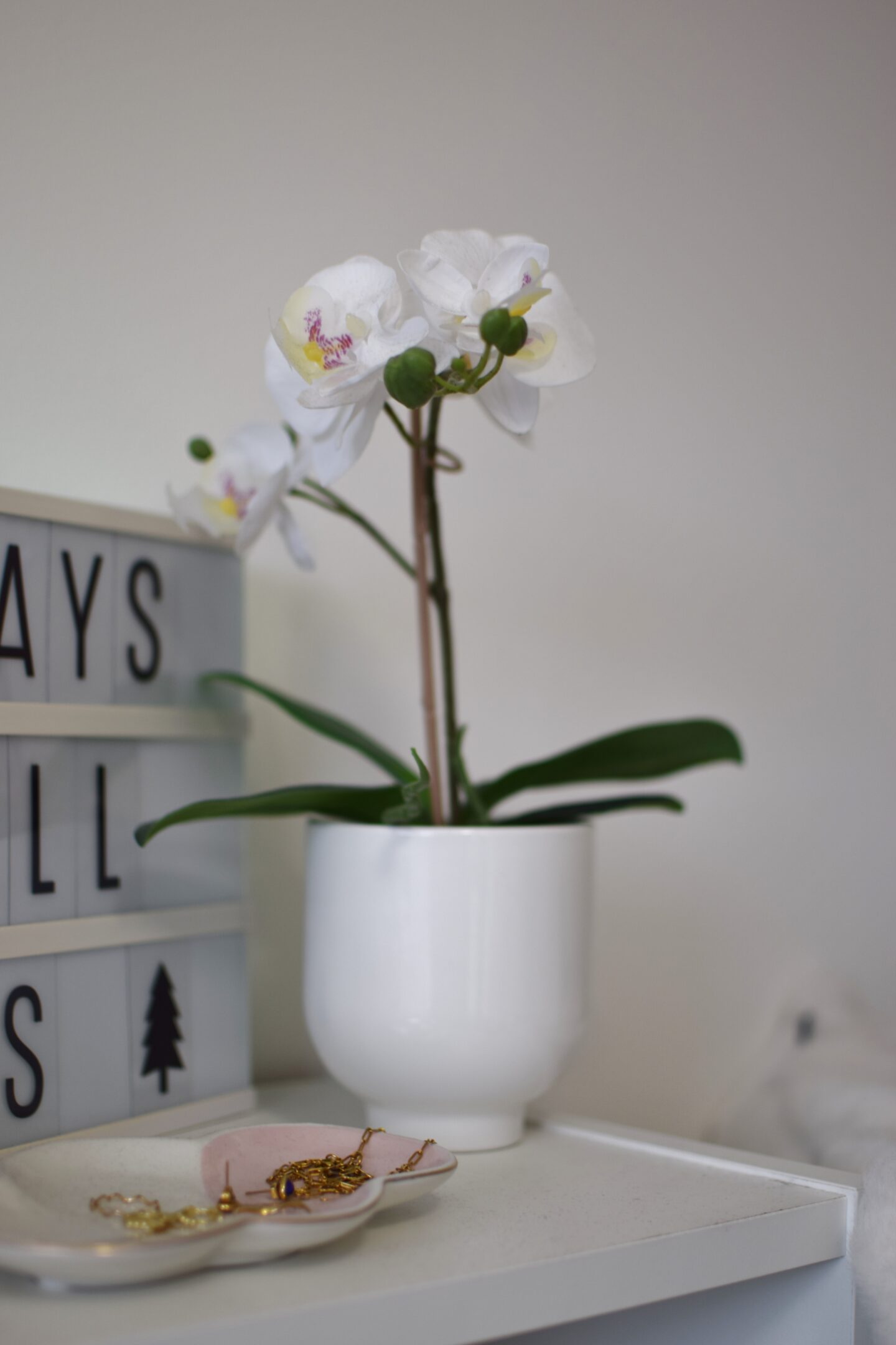 Bedroom details