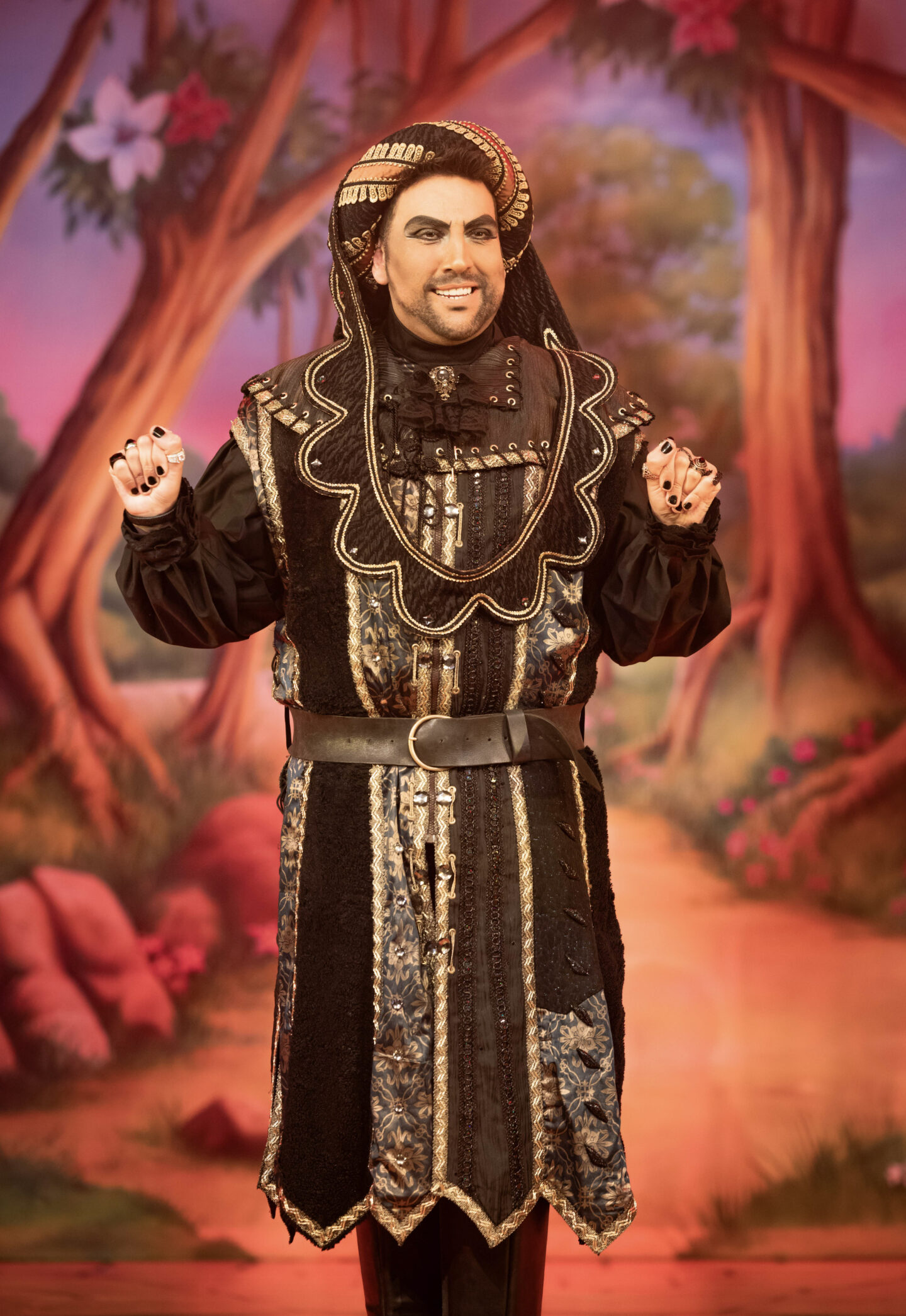 Adam Strong as The Sherriff of Nottingham Adam Strong as The Sherriff of Nottingham